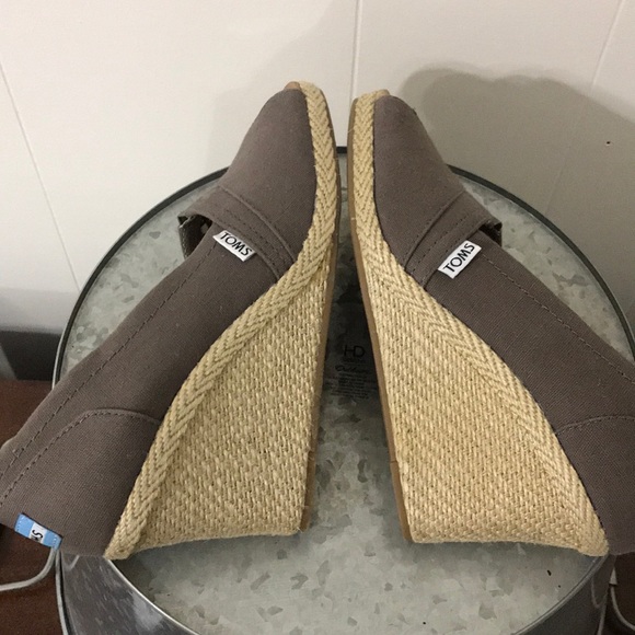 TOMS Open Toe Wedges - Picture 6 of 7